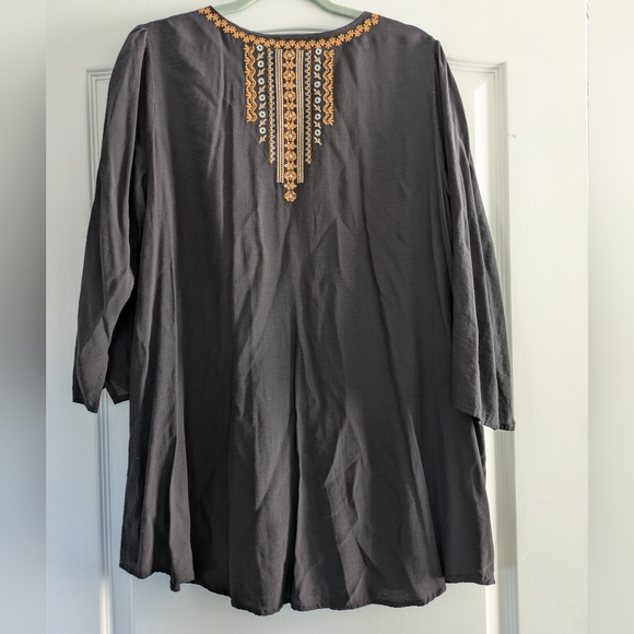Andree‎ By Unit Embroidered Floral Top Tunic Gray - Picture 3 of 9
